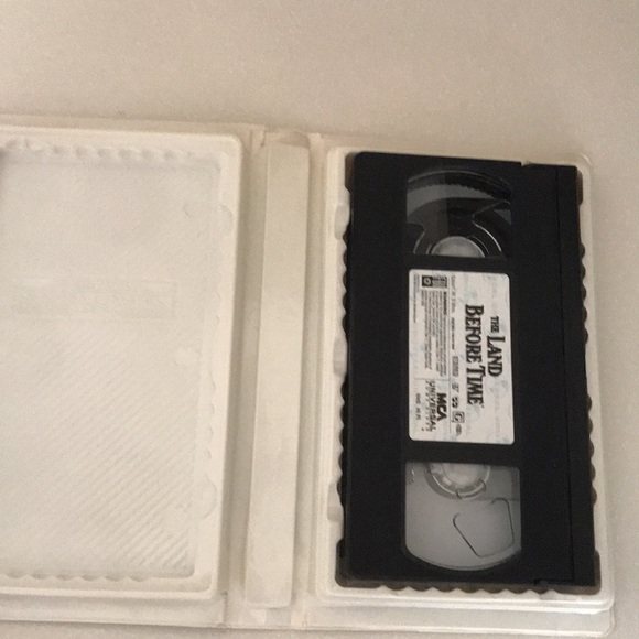 VHS movies: The Land Before Time I,II, and III. - Picture 7 of 9